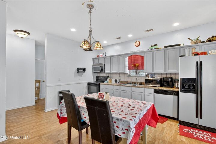 Property Photo:  1435 Margie Street  MS 39576 