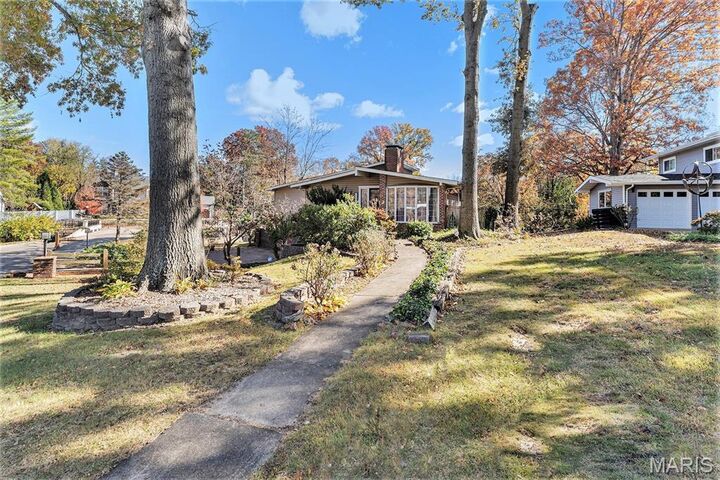 Property Photo:  11814 Claychester Drive  MO 63131 