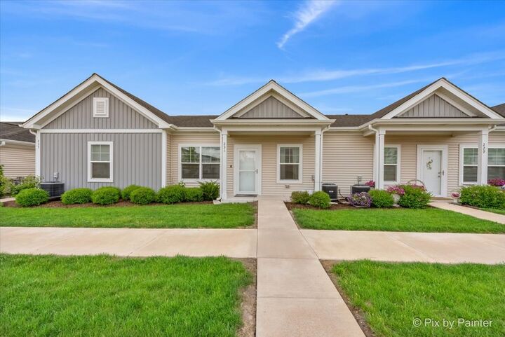 Property Photo:  231 S Walnut Street  IL 60112 