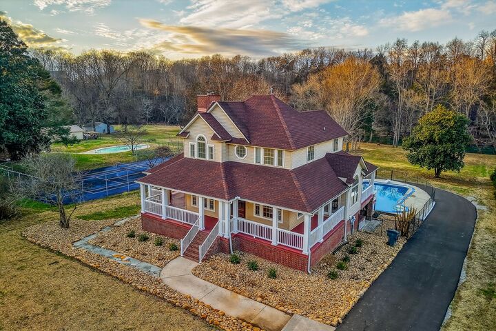 Property Photo:  962 Indian Mound Dr  TN 37110 