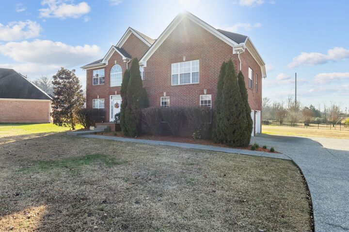 Property Photo:  115 Myrtlewood Ln  TN 37075 