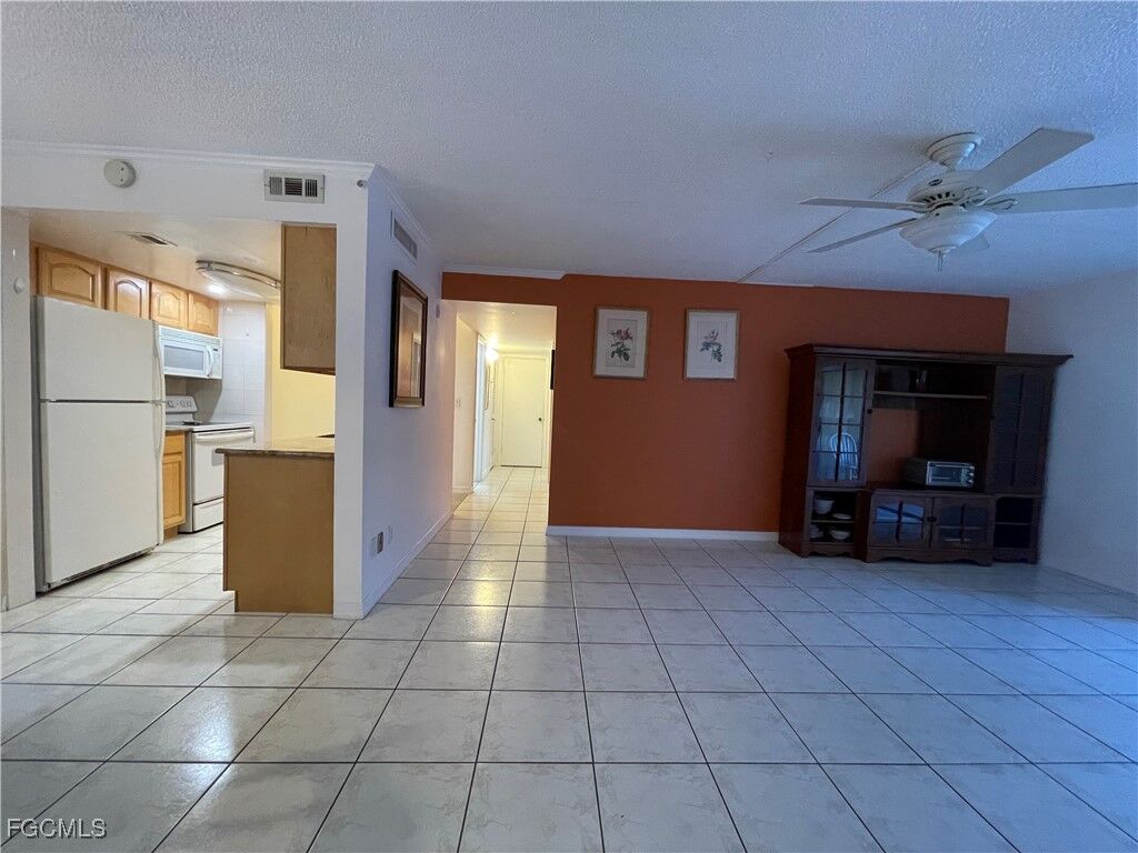 Property Photo:  2366 E Mall Drive 304  FL 33901 