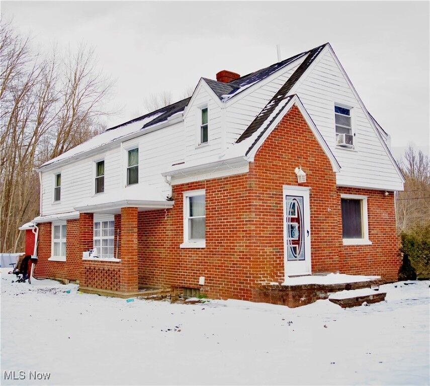 Property Photo:  557 North Avenue  OH 44041 