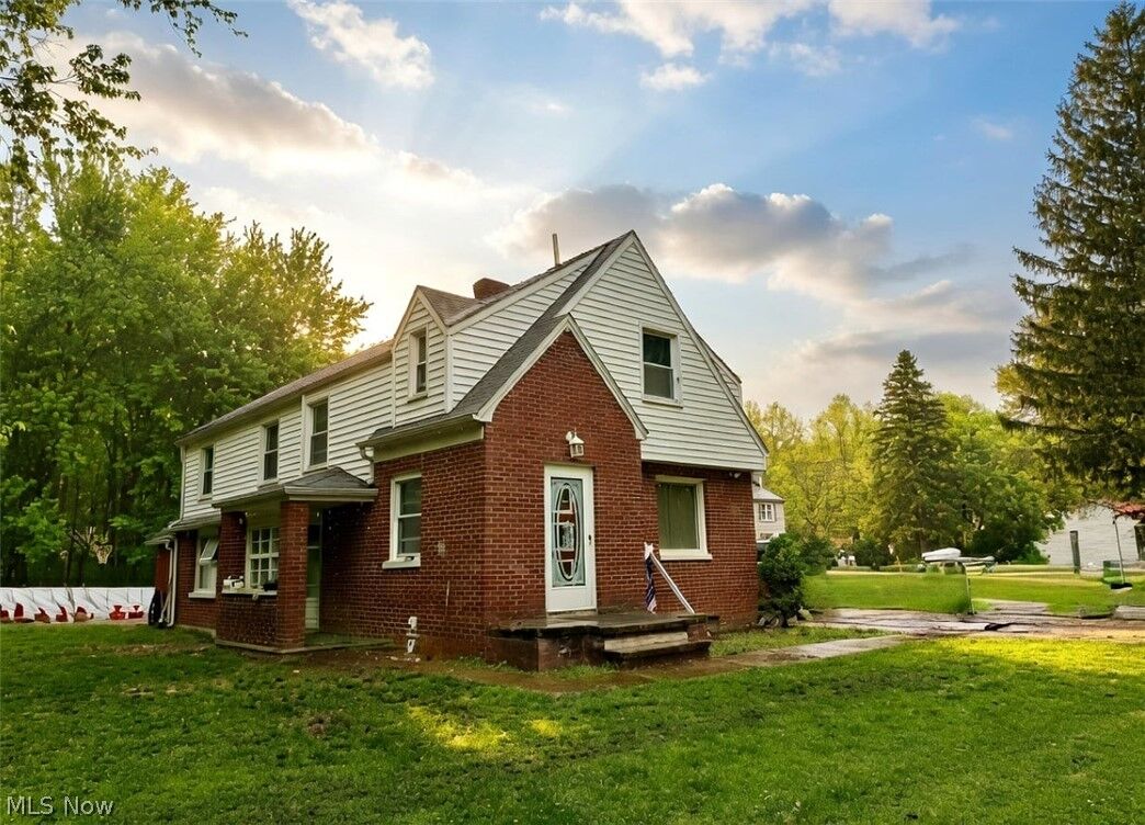 Property Photo:  557 North Avenue  OH 44041 