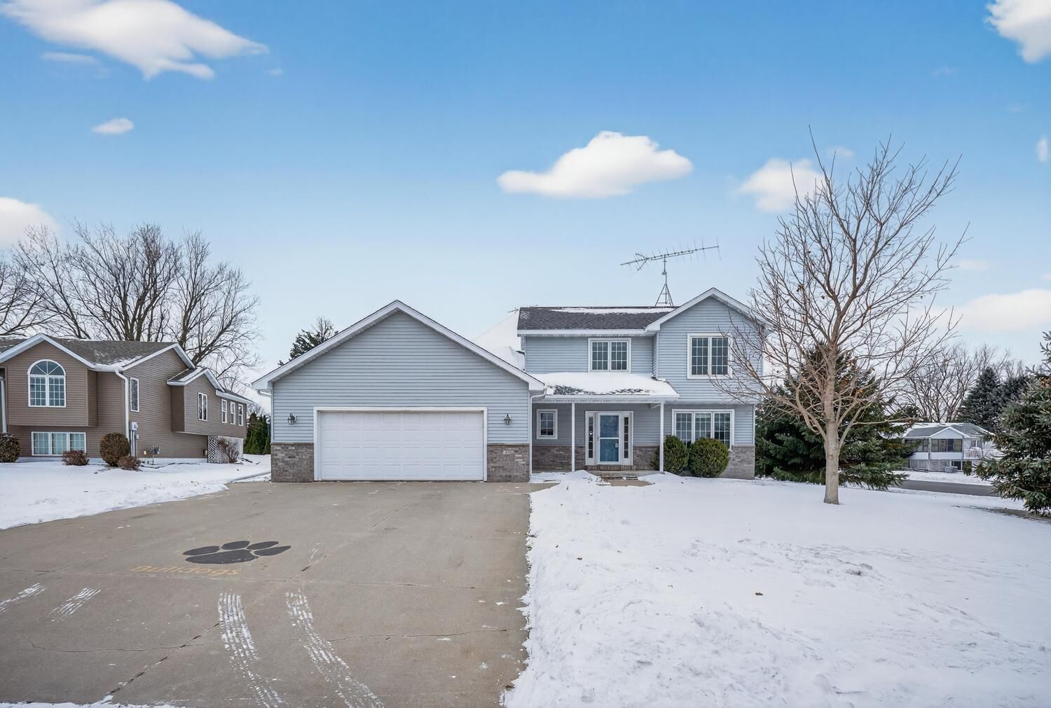 Property Photo:  420 5th Street NE  MN 55964 