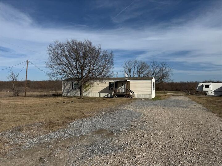Property Photo:  9879 Private Road 5377  TX 75173 