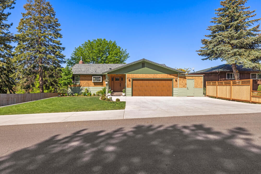 Property Photo:  1528 Tamera Drive  OR 97603 