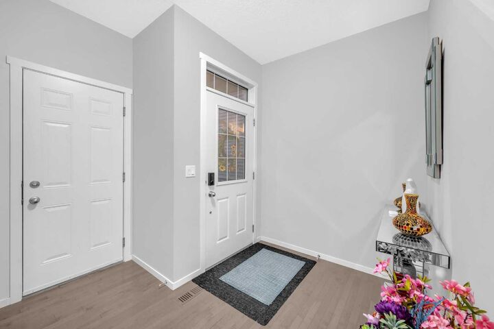 Property Photo:  84 Nolanhurst Heights NW  AB T3R 1J4 