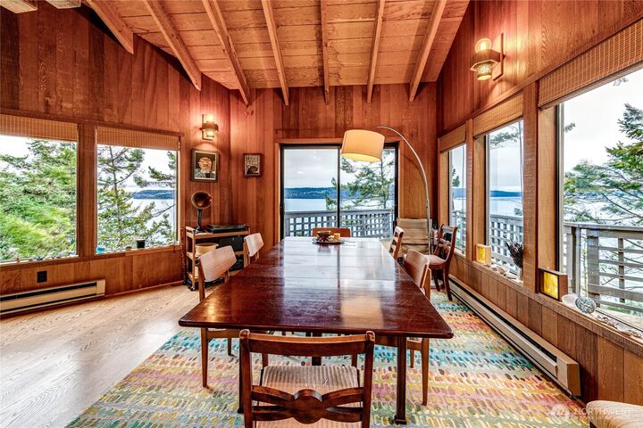 Property Photo:  301  Discovery Way  WA 98382 