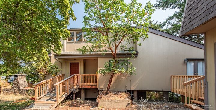 Property Photo: 301 Discovery Way WA 98382