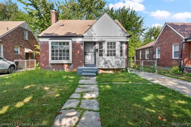 Property Photo:  11035 Worden Street  MI 48224 