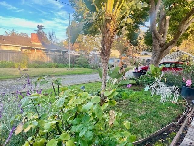 Property Photo:  406 7th Avenue  CA 94025 