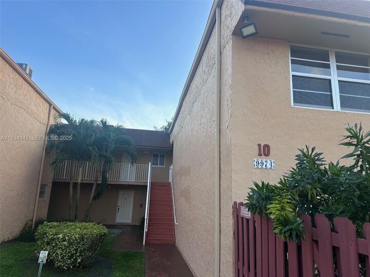 Property Photo:  9974 SW 88th St 1028  FL 33176 