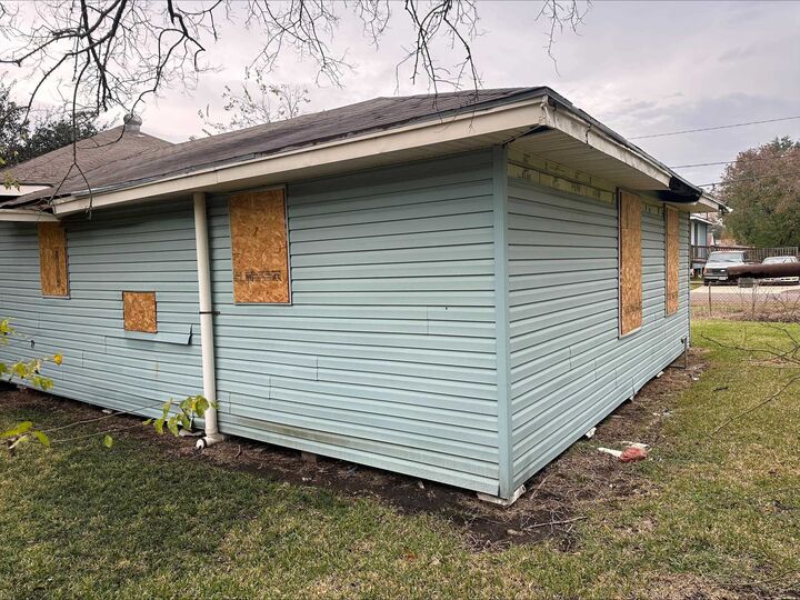 Property Photo:  1748 18th Street  TX 77640-0000 