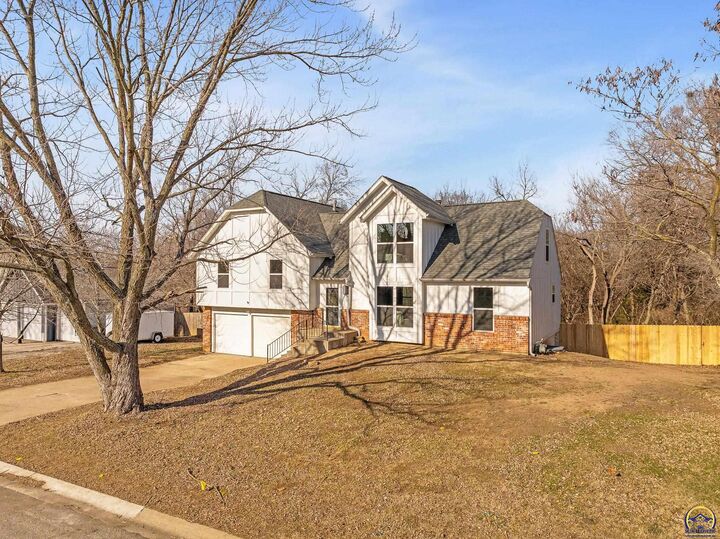 Property Photo:  3104 SE Pisces Ave  KS 66605 