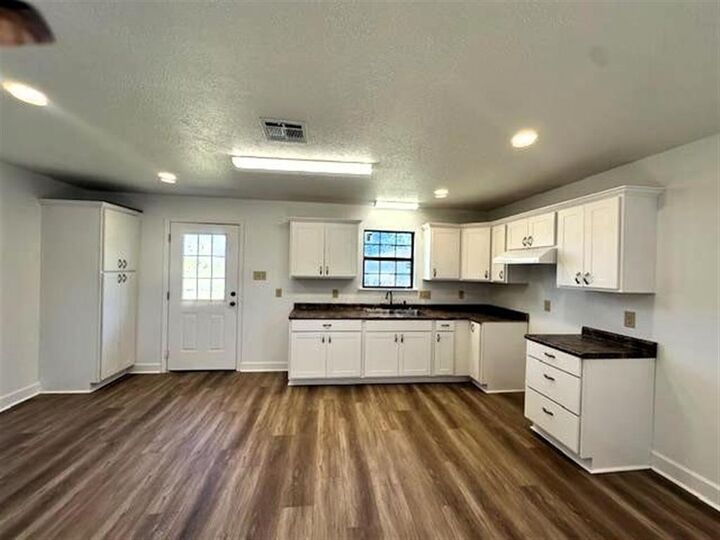 Property Photo: 516 Lebato Street LA 70615