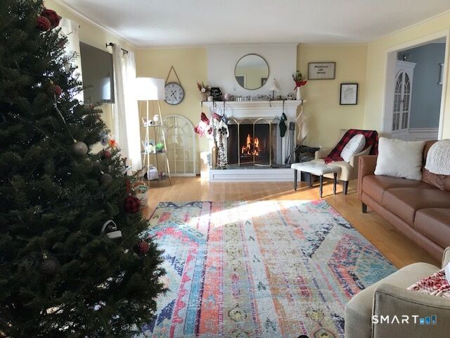 Property Photo:  14 Ivy Lane  CT 06109 