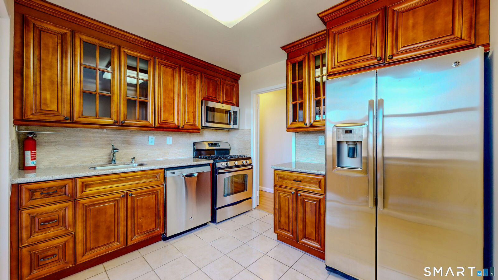 Property Photo:  50 Glenbrook Road Apt 4E  CT 06902 