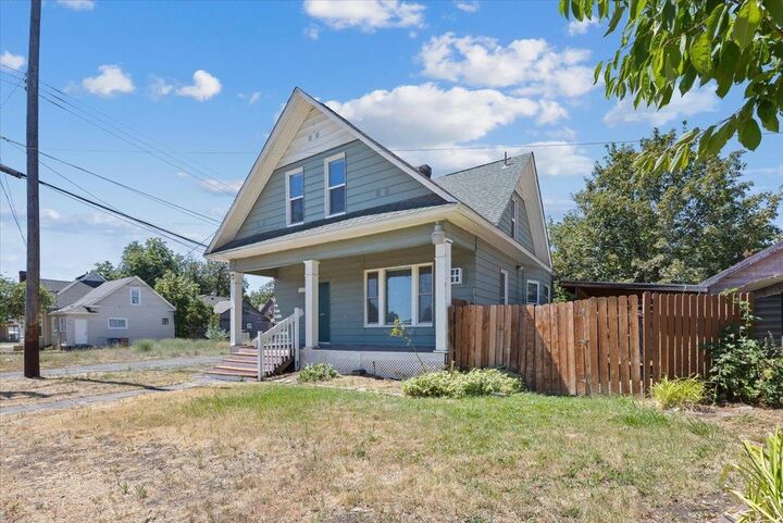 Property Photo:  1919 N Standard St  WA 99207 