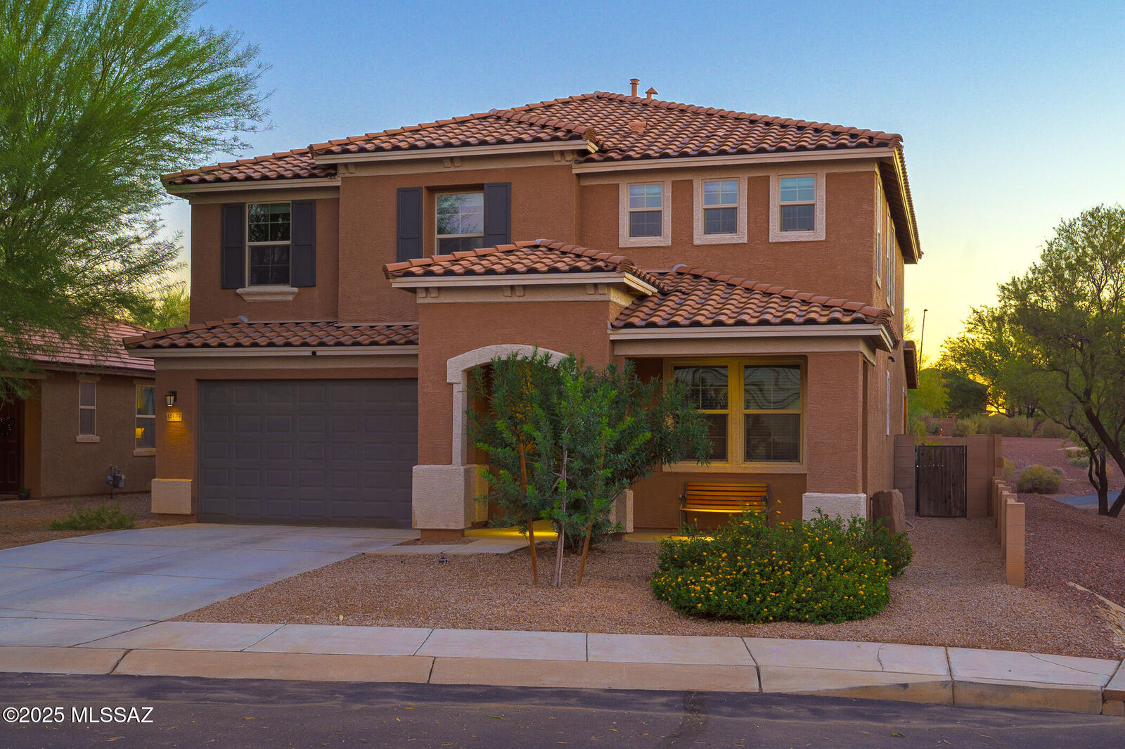 Property Photo:  12437 N Waterside Drive  AZ 85653 