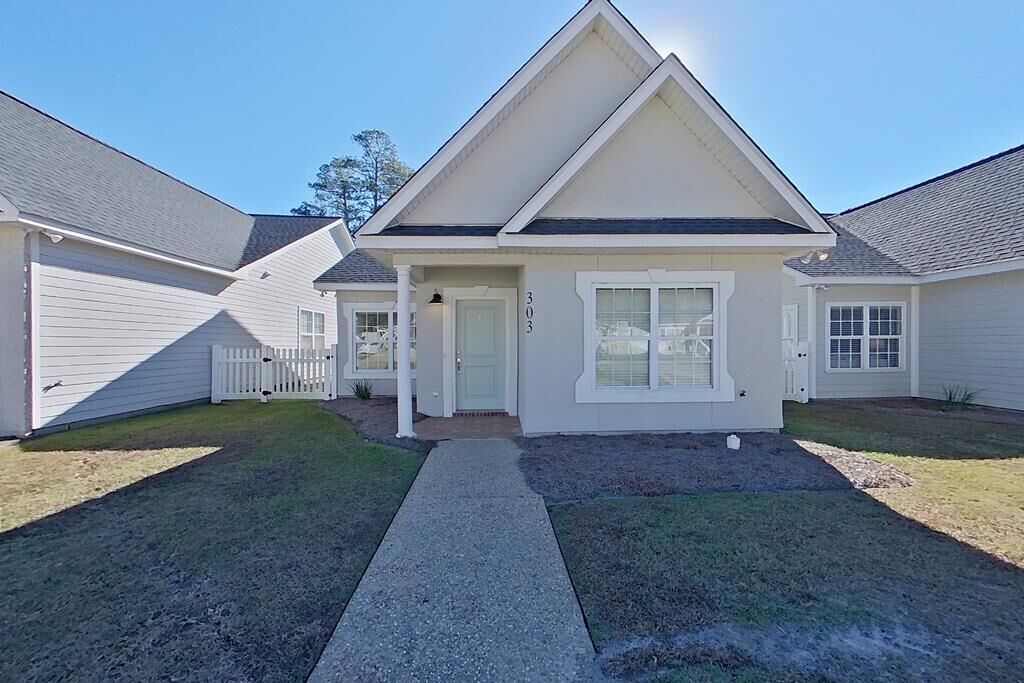 Property Photo: 303 Summercreek Cove GA 31792