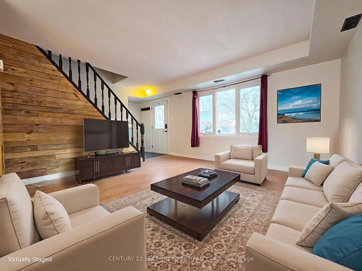 Photo de la propriété:  342 Pasadena Drive  ON L4P 2Z1 