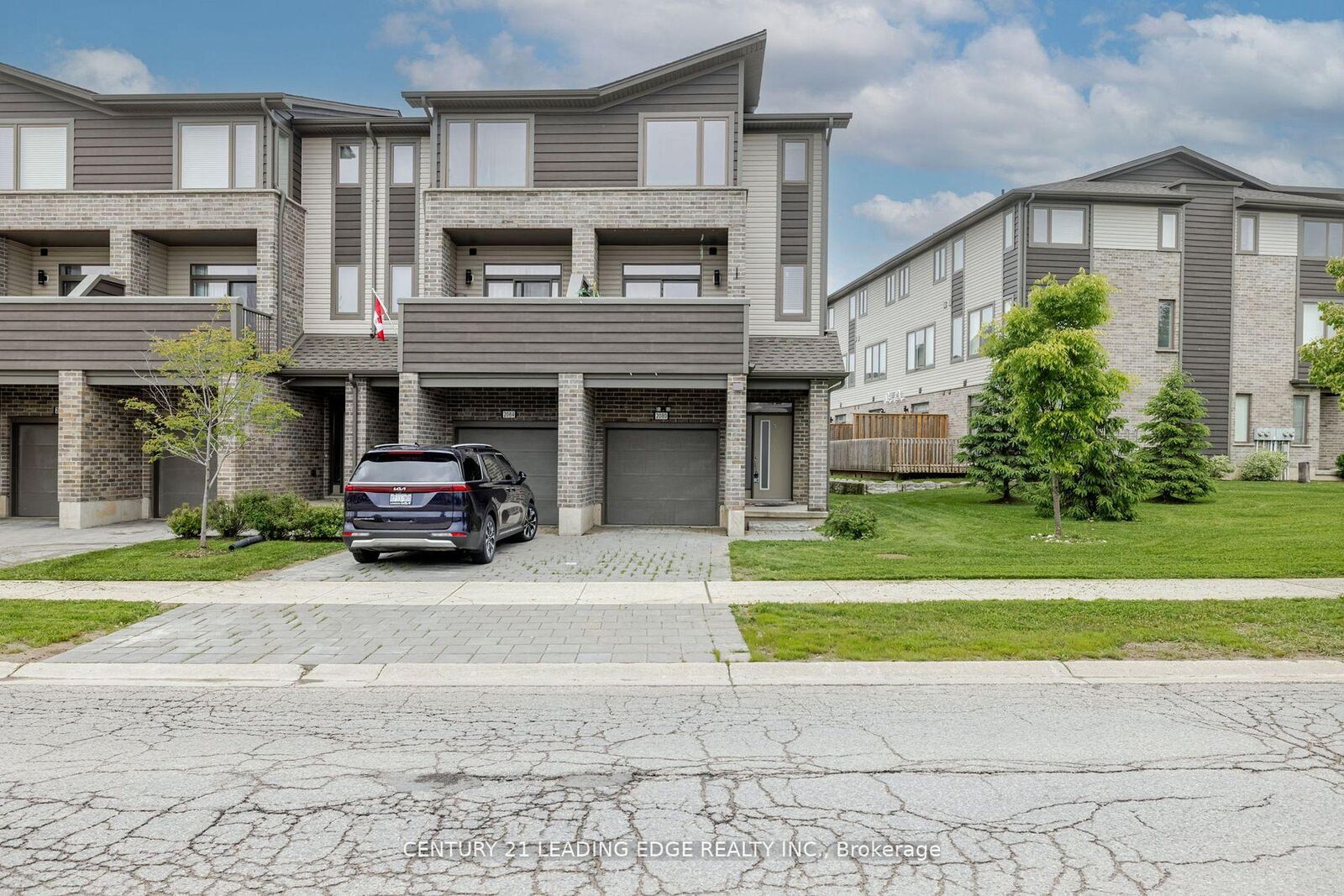 Property Photo: 2080 Meadowgate Boulevard N ON N6M 1K1