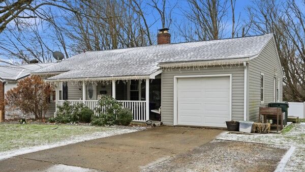 Property Photo:  908 Aetna Dr  PA 16117 