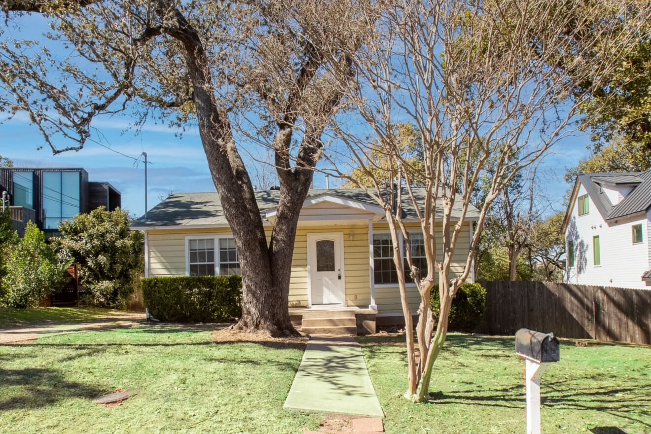 Property Photo: 2802 S 4th Street TX 78704