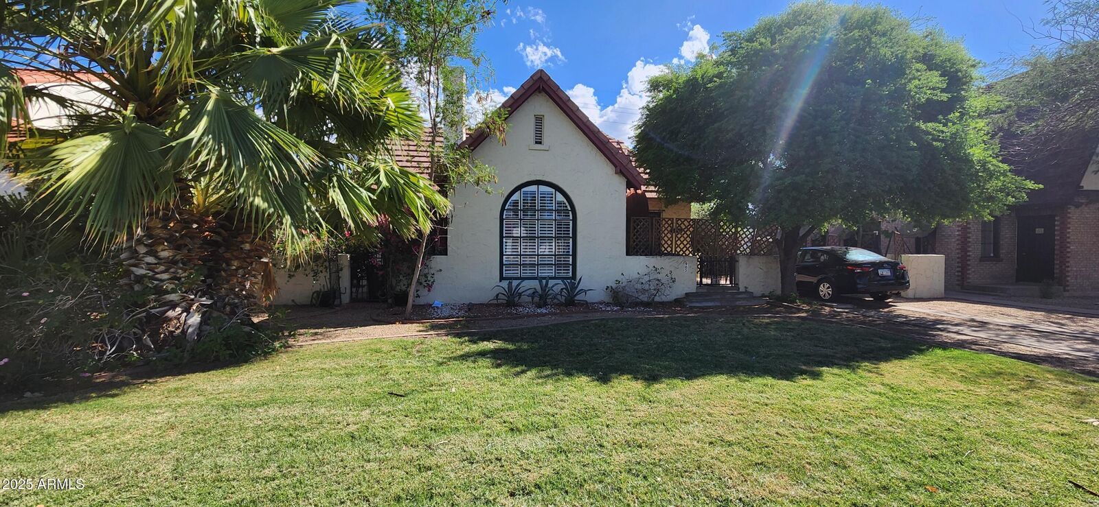 Property Photo:  905 W McDowell Road  AZ 85007 