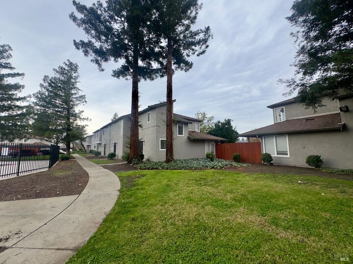 Property Photo:  1970 Grande Circle 9  CA 94533 