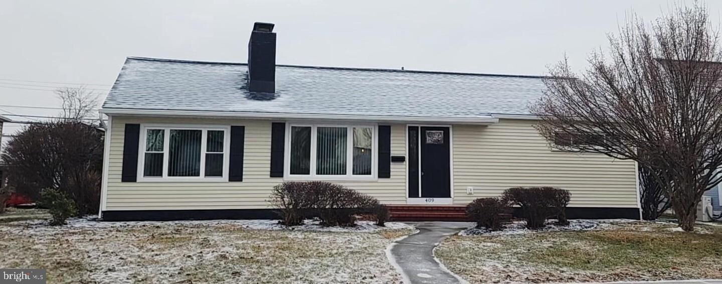 Property Photo:  409 E Chestnut Street  PA 17042 