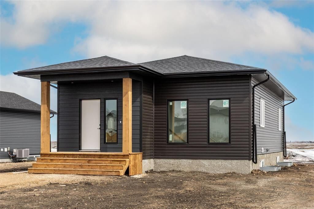 Property Photo:  299 Normandeau Avenue  MB R5H 0C7 