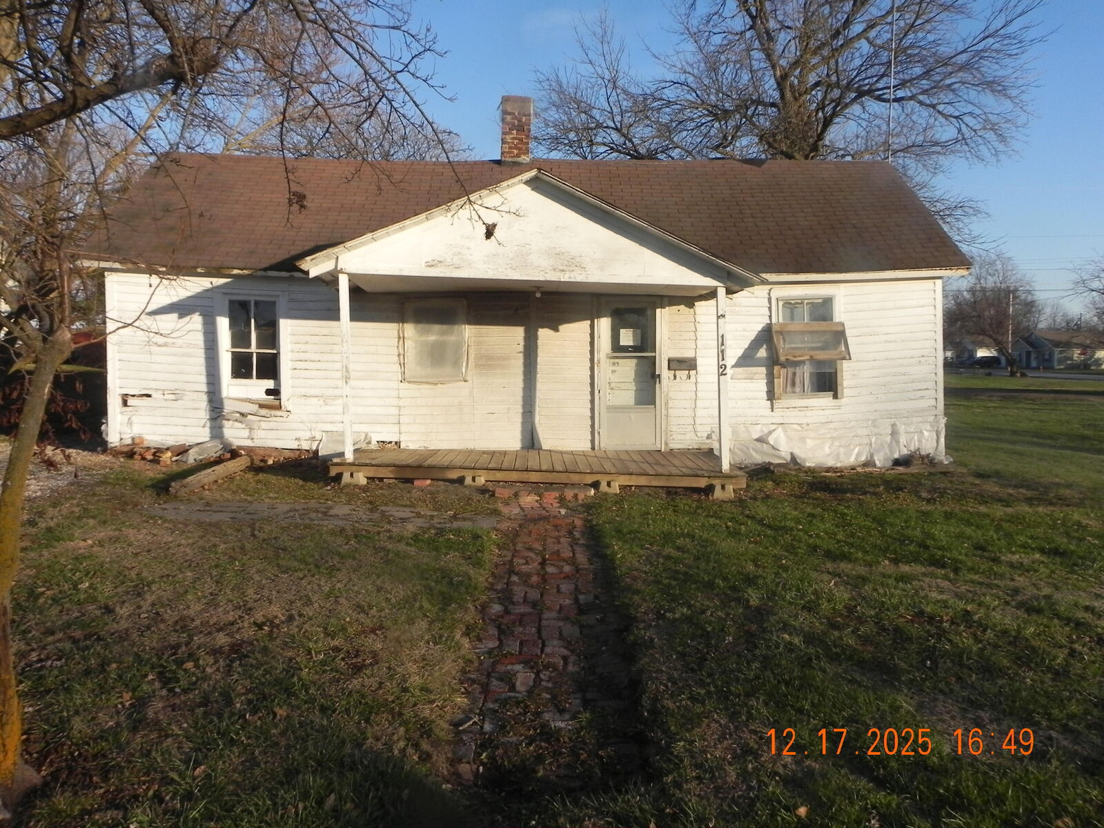 Property Photo:  112 S Columbia St  MO 65240 
