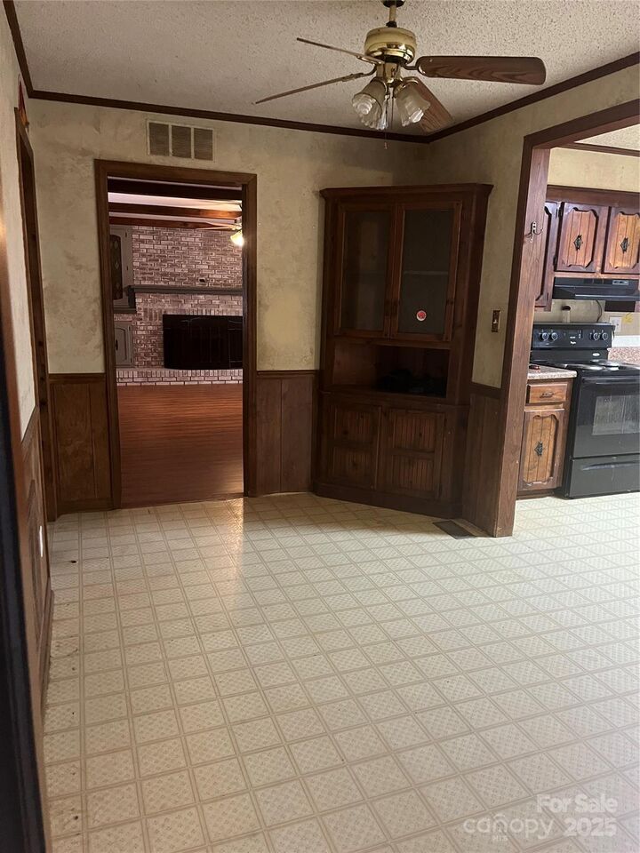 Property Photo:  206 E Catawba Drive  NC 28120 