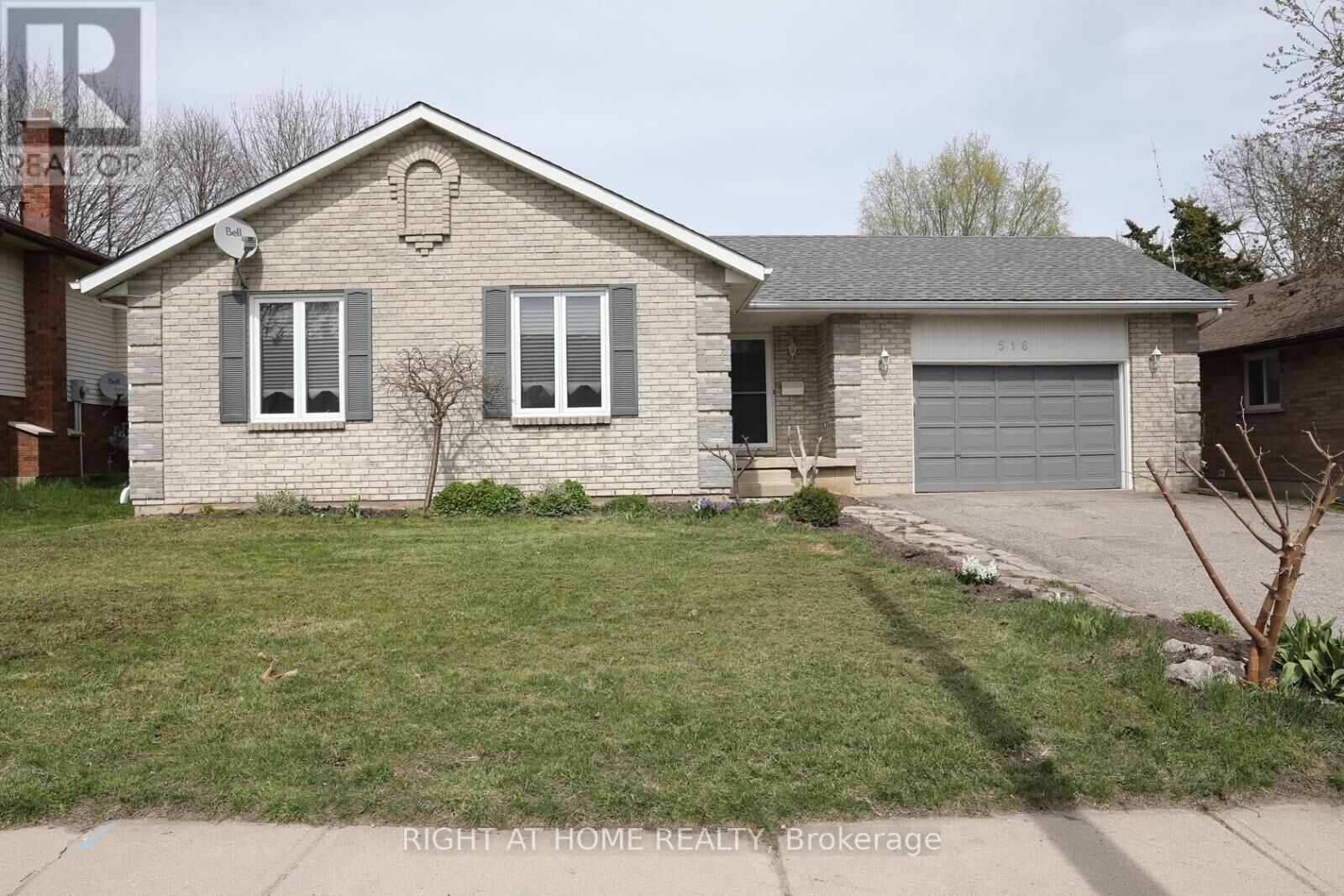 Property Photo:  516 Springbank Avenue North  ON N4T 1H1 