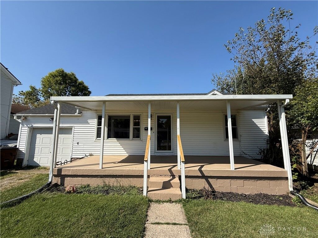 Property Photo: 1033 Victoria OH 45324