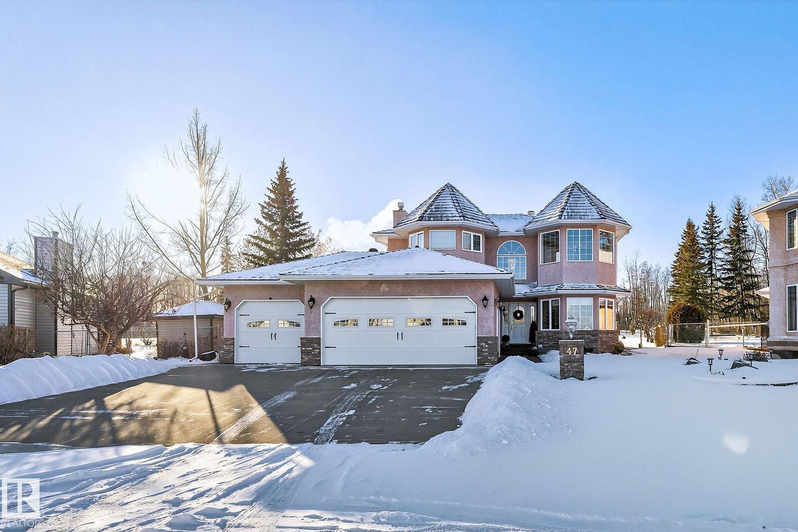 Property Photo:  47 Willow Springs Crescent  AB T4S 1G3 