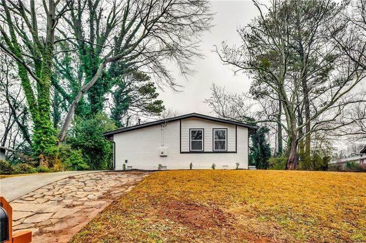 Property Photo:  2162 Westover Drive  GA 30344 