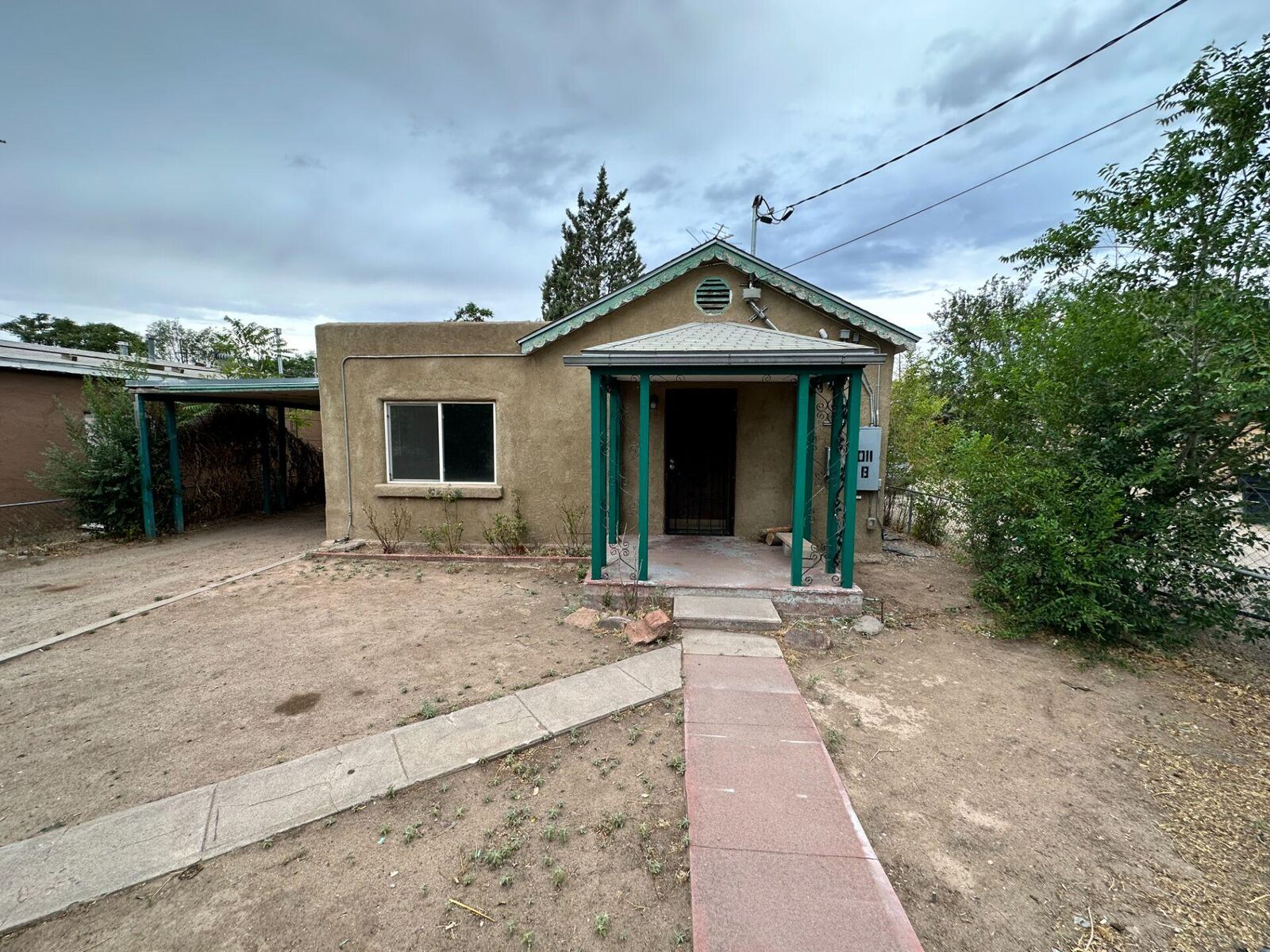 Property Photo: 1011 Edith Blvd NE B-D NM 87102