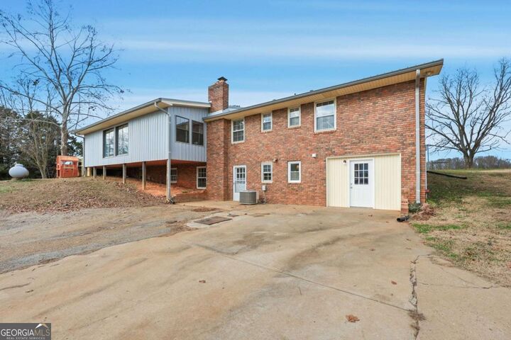 Property Photo: 334 Highway 174 GA 30633