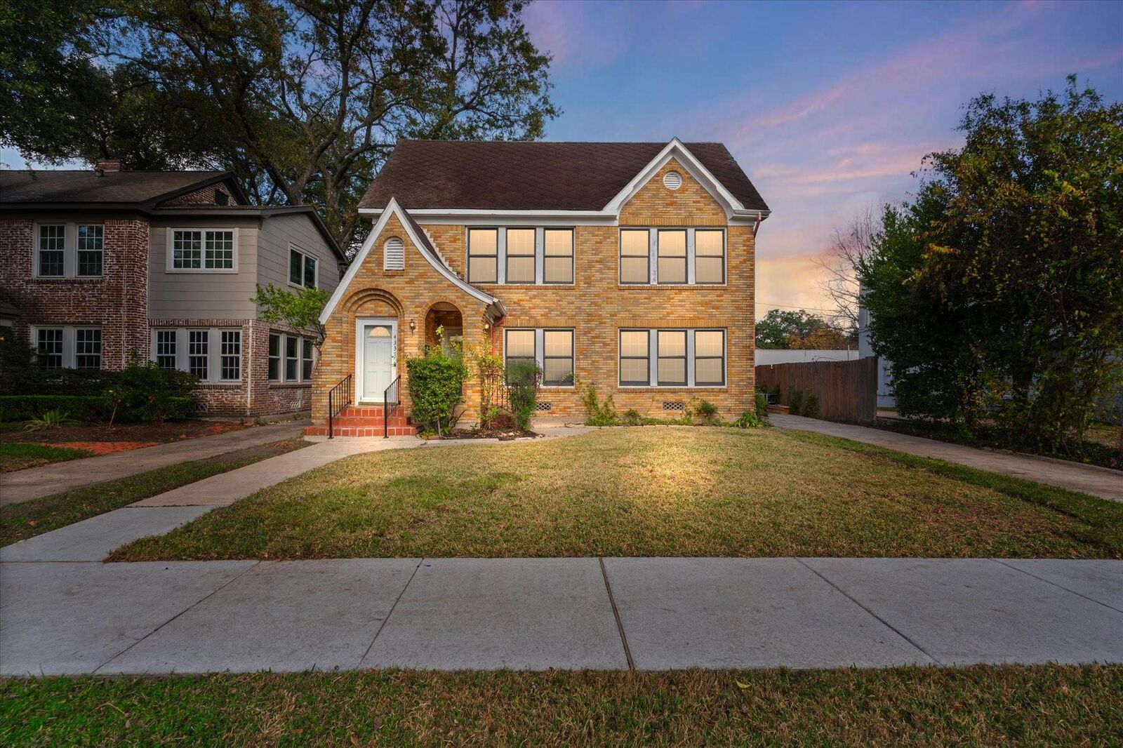 Property Photo: 4337 Jefferson Street 1 TX 77023
