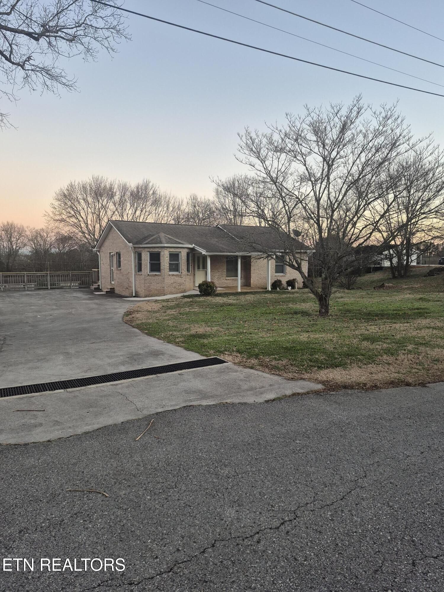 Property Photo:  425 Holbrook Ave  TN 37771 