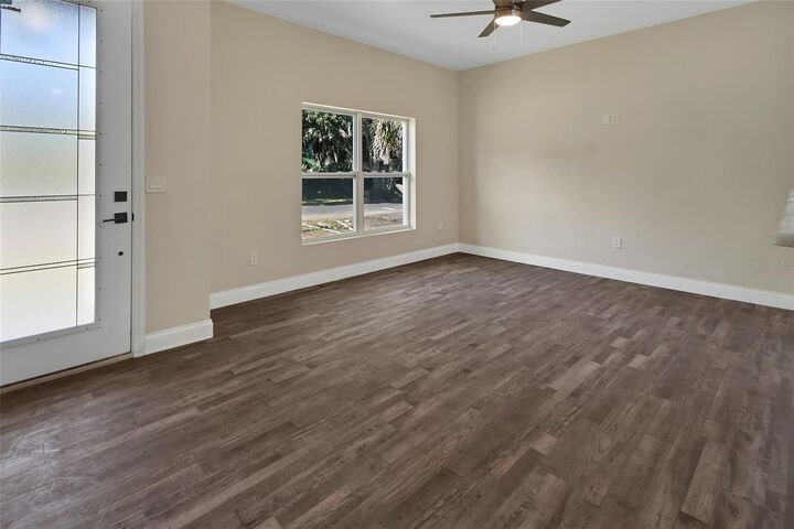 Property Photo: 531 N Lincoln Street FL 32114