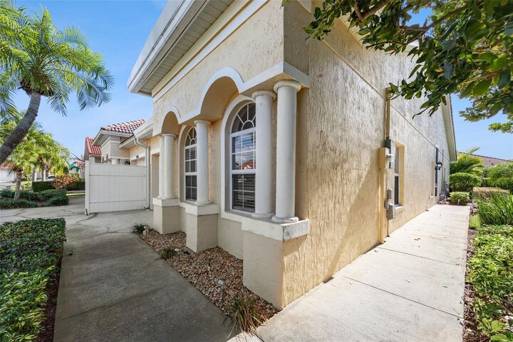 Property Photo:  2202 Garden Lake Drive  FL 33884 