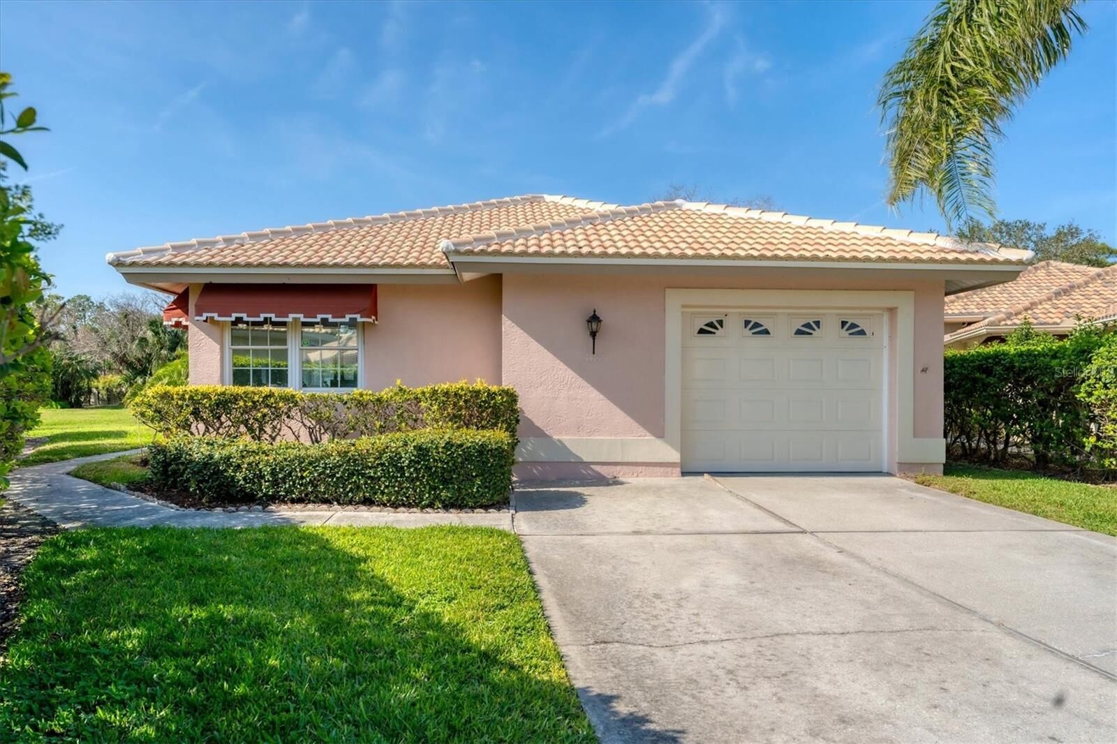 Property Photo: 4414 Turnberry Court FL 34210