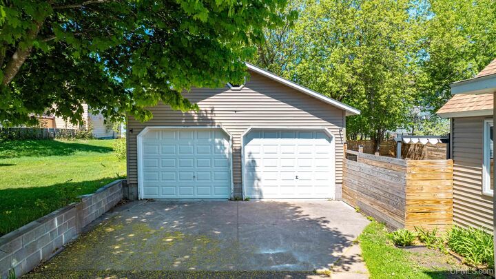 Property Photo: 237 Kearsarge Street MI 49913