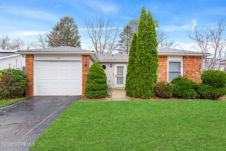 Property Photo:  170 Courtshire Drive  NJ 08723 