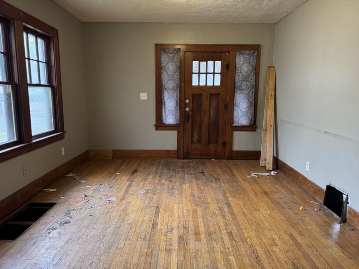Property Photo:  1522 Robertson Avenue  MI 48915 