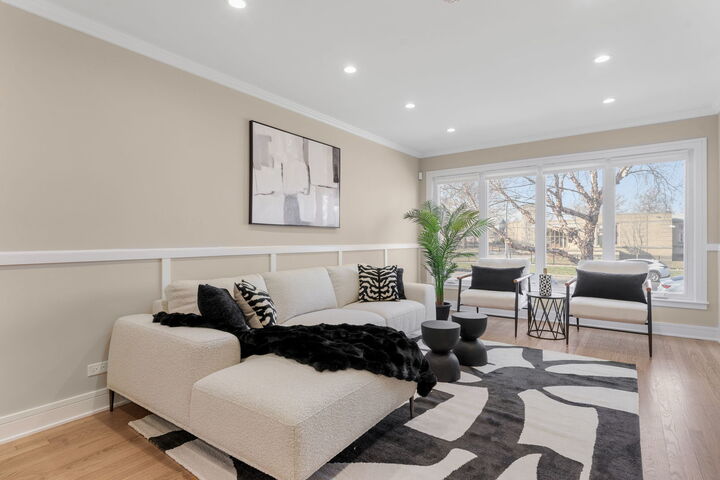 Property Photo:  8549 S Indiana Avenue  IL 60619 